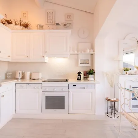 Appartement Charmante Maison Provencale, Avec Piscine *